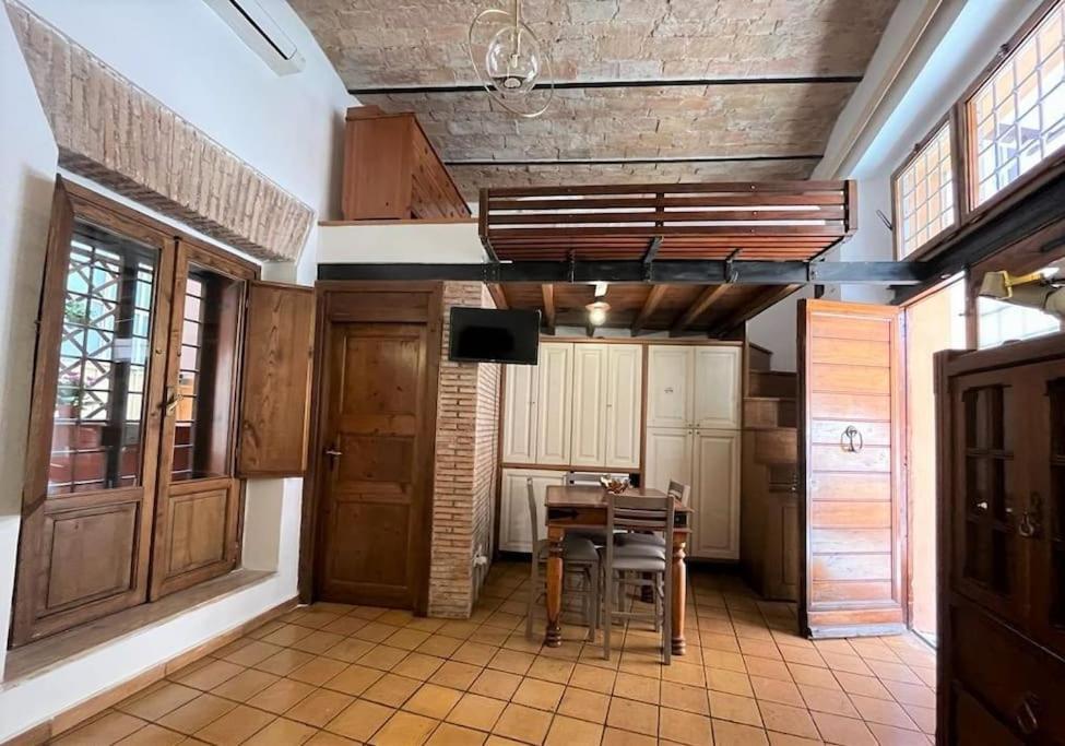 Appartamento Monti Wood Loft Roma Esterno foto